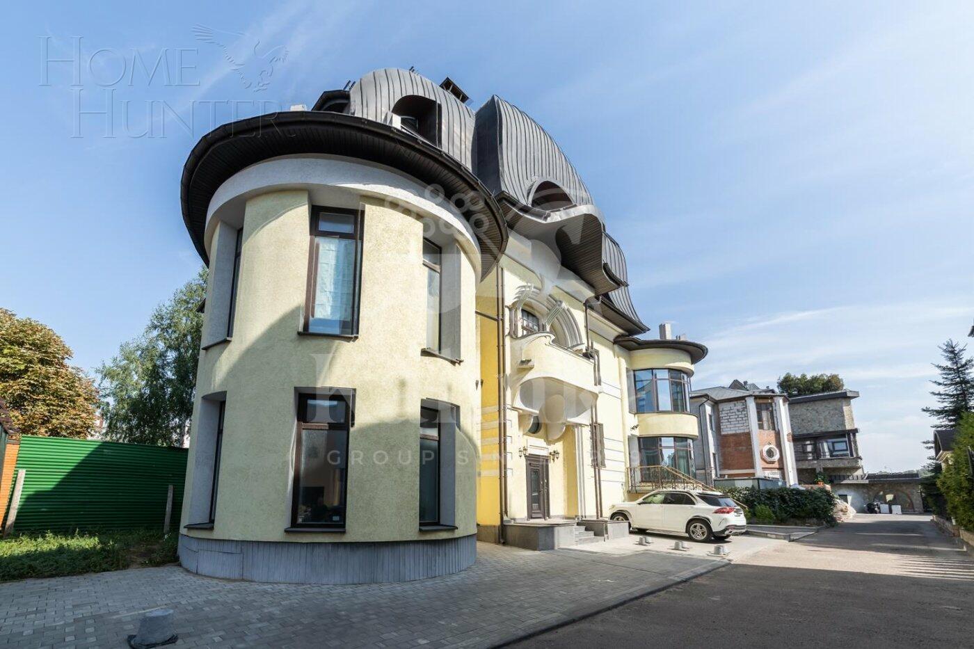 3-этажный коттедж 695 м² без отделки