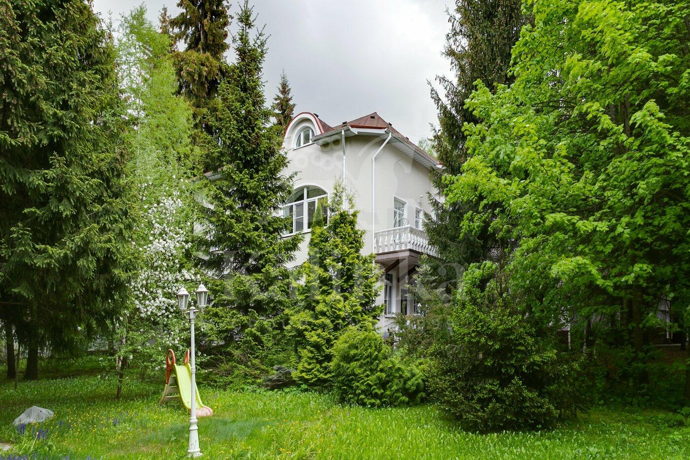 2-этажный коттедж 868 м² с отделкой