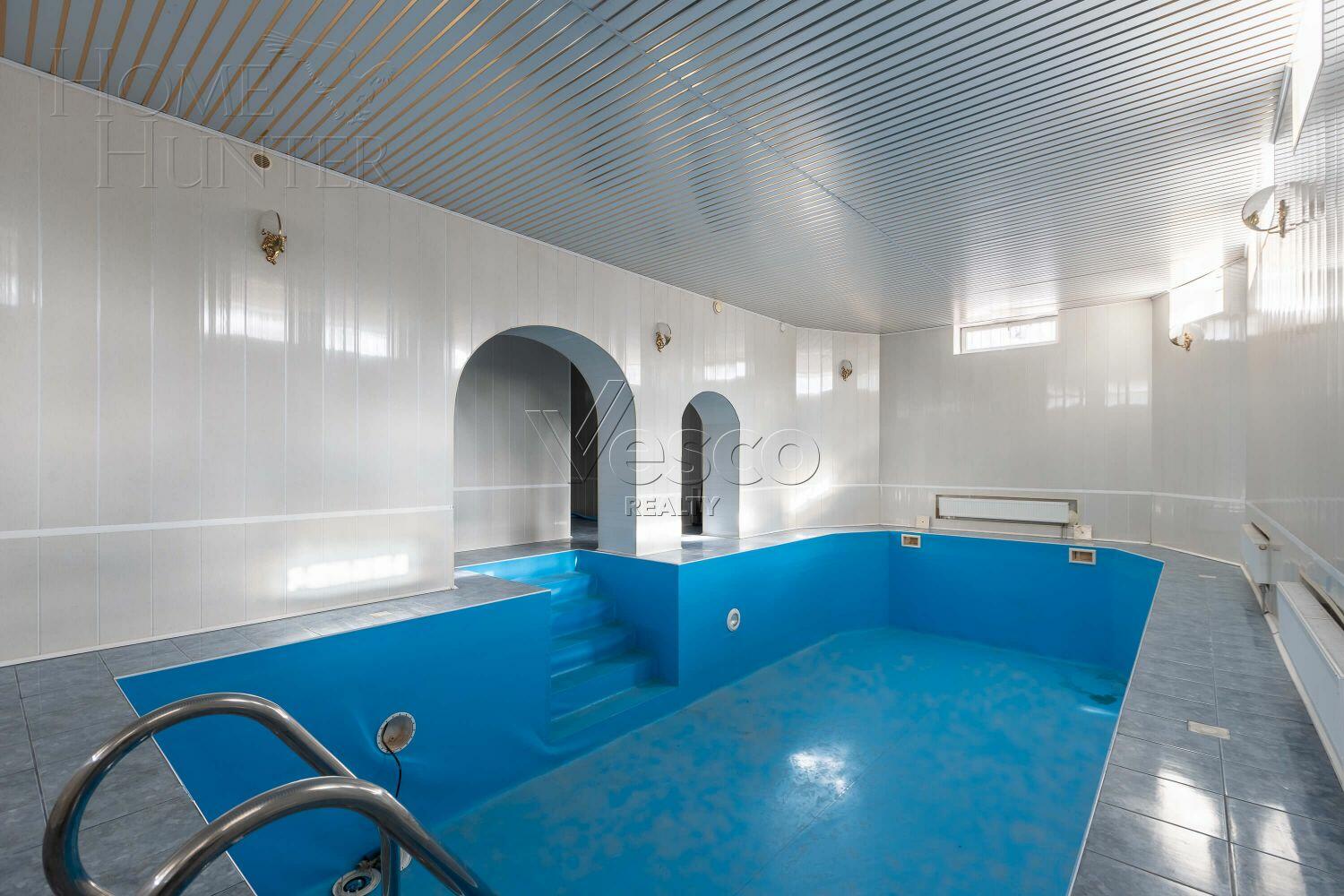 2-этажный коттедж 1 500 м² с отделкой