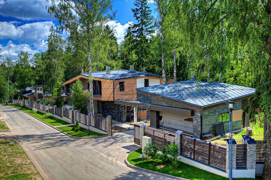 2-этажный коттедж 550 м² без отделки