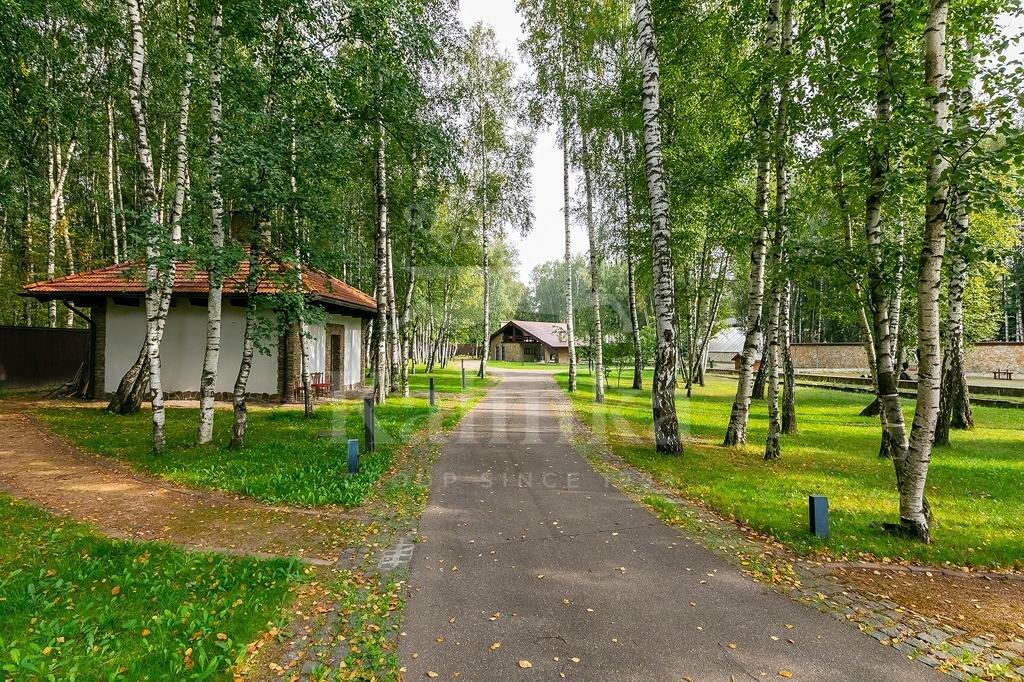 3-этажный коттедж 2 000 м² с отделкой