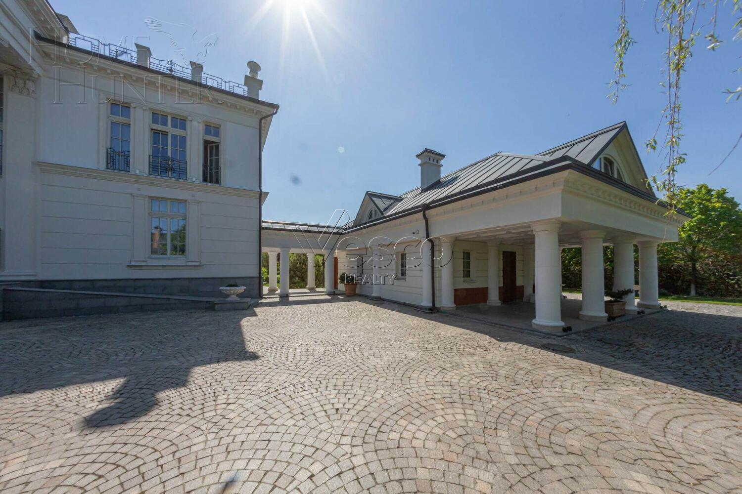 2-этажный коттедж 980 м² с отделкой