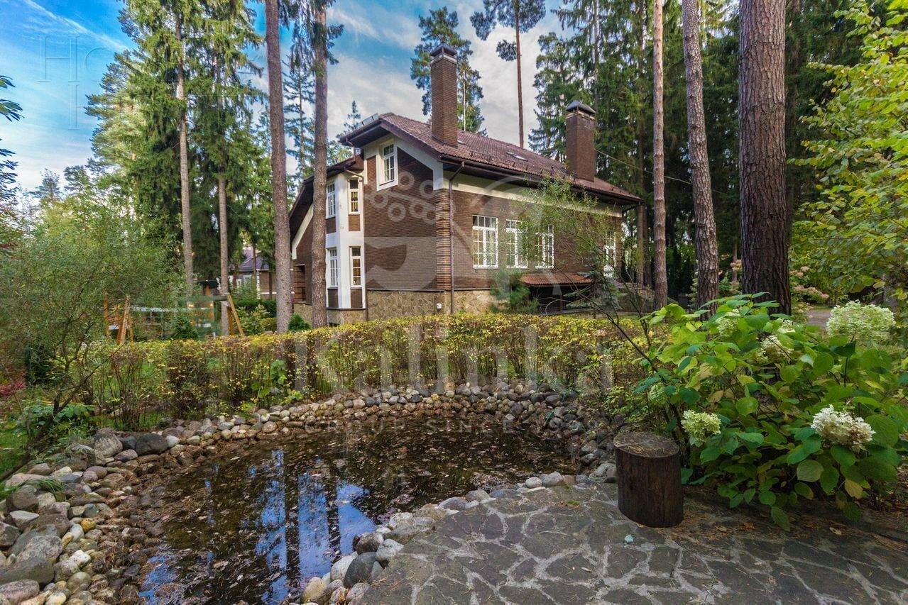 2-этажный коттедж 550 м² с отделкой