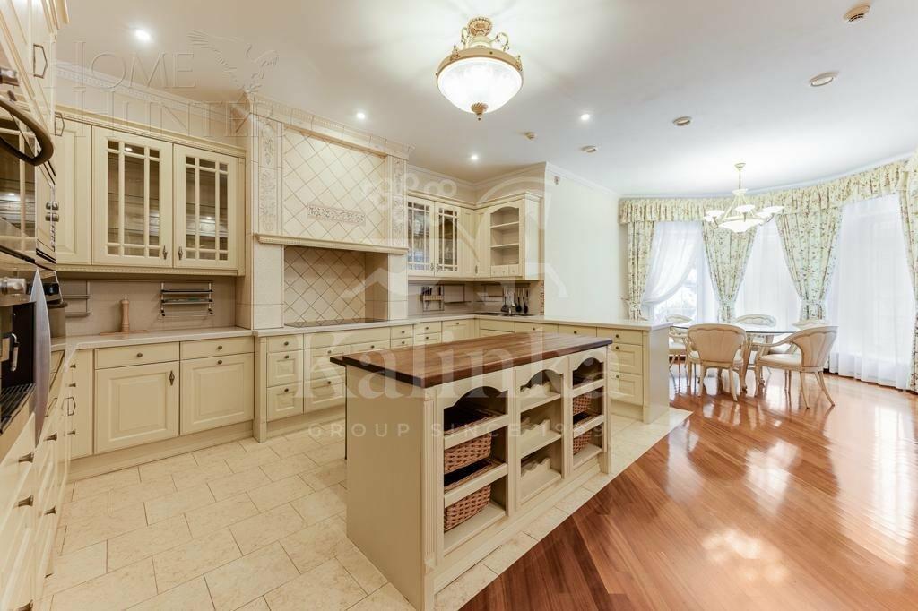 2-этажный коттедж 800 м² с отделкой