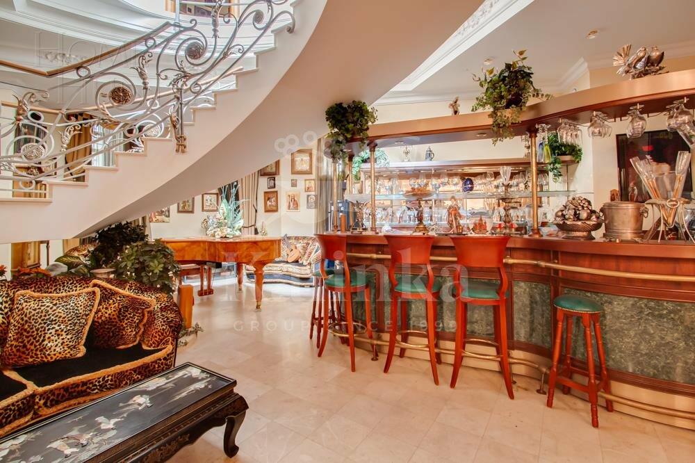 4-этажный коттедж 1 352 м² с отделкой