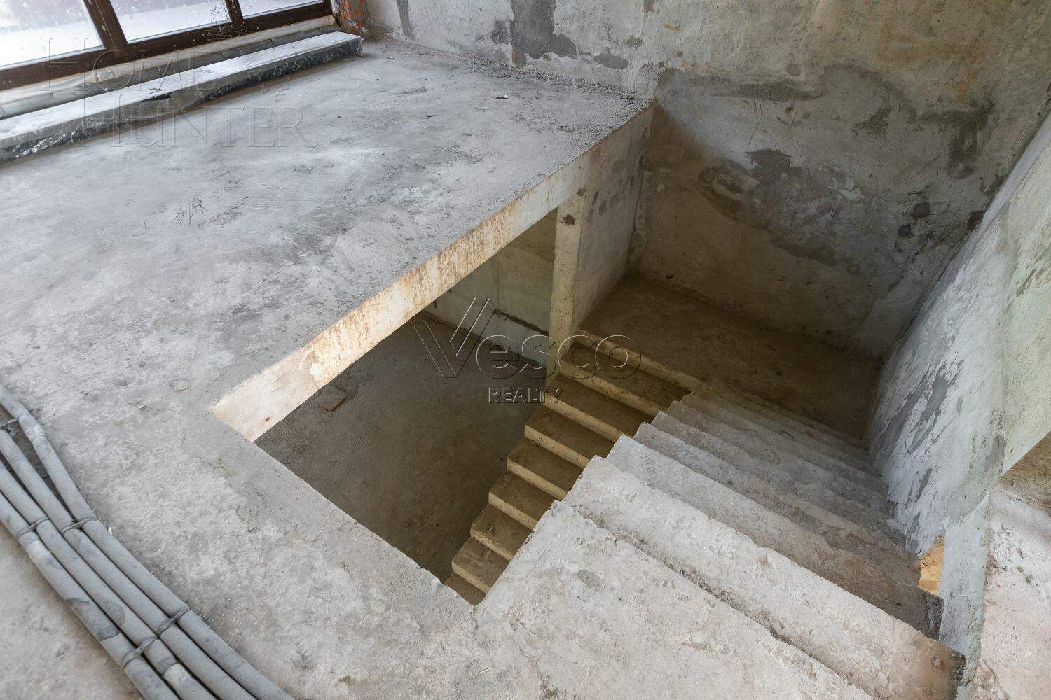 4-УРОВНЕВЫЙ ТАУНХАУС БЕЗ ОТДЕЛКИ 420 М² НА 1 ЭТАЖЕ