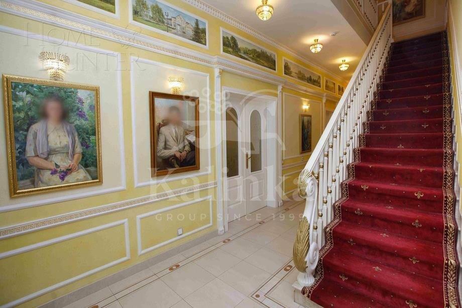 2-этажный коттедж 800 м² с отделкой