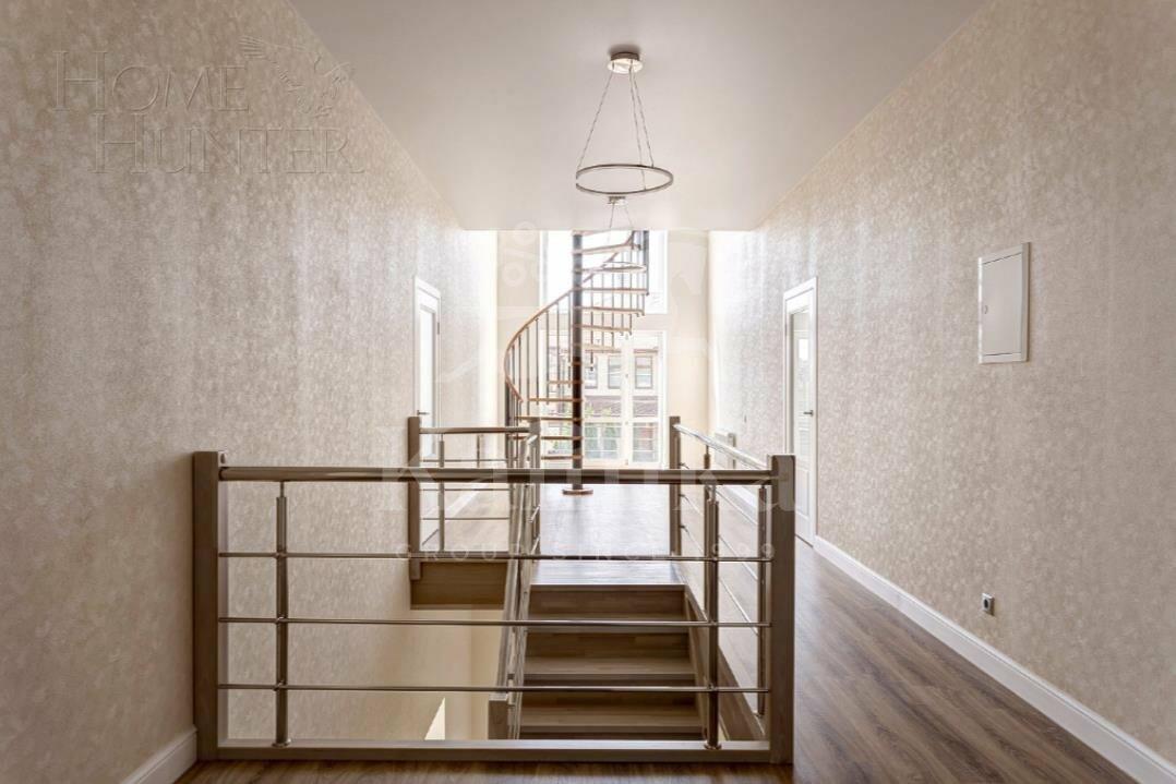 3-этажный коттедж 372 м² с отделкой