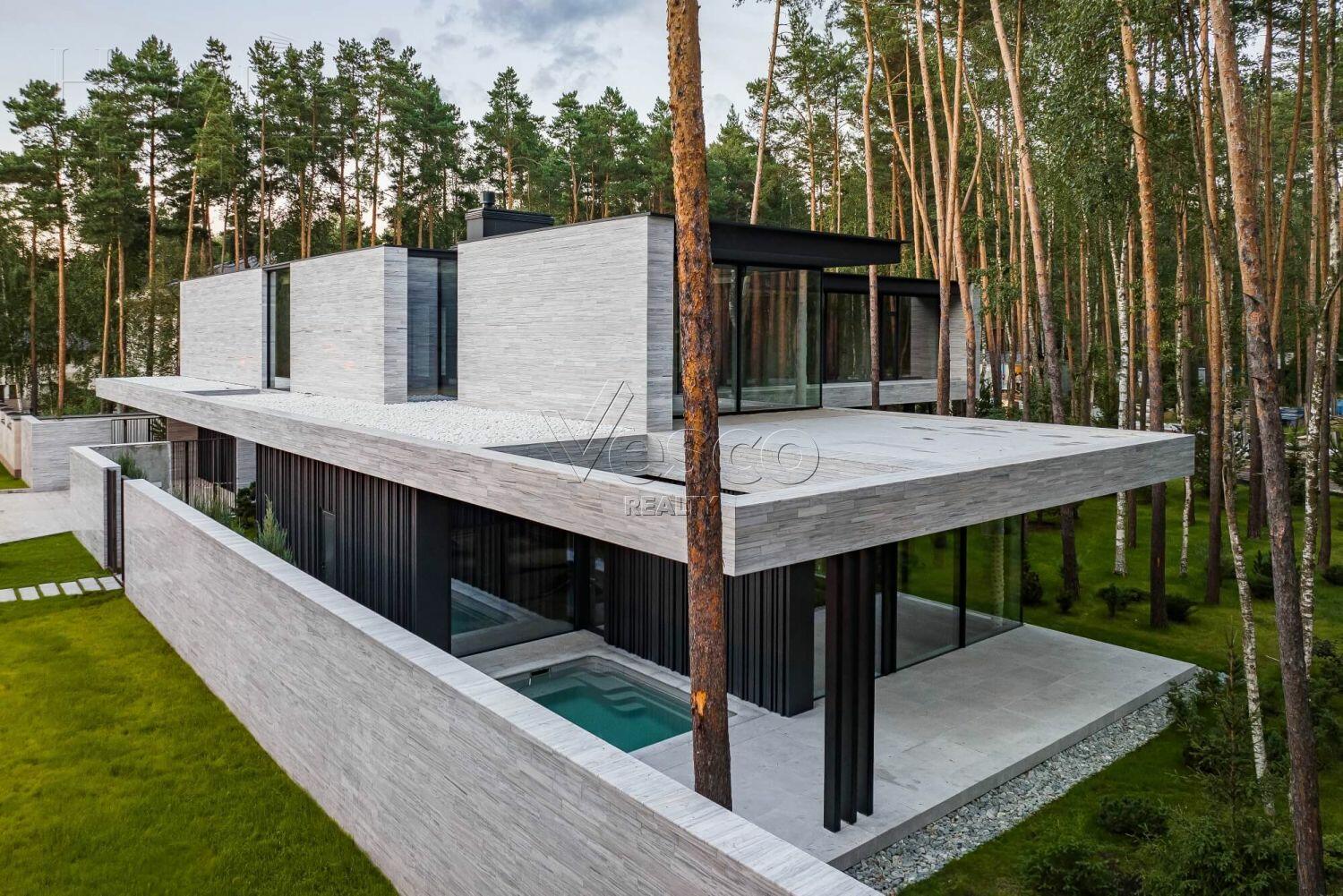 2-этажный коттедж 1 050 м² без отделки