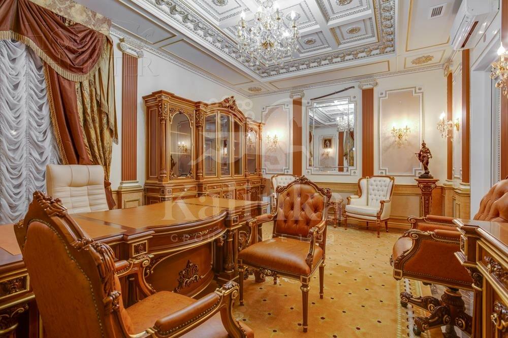 2-этажный коттедж 700 м² с отделкой