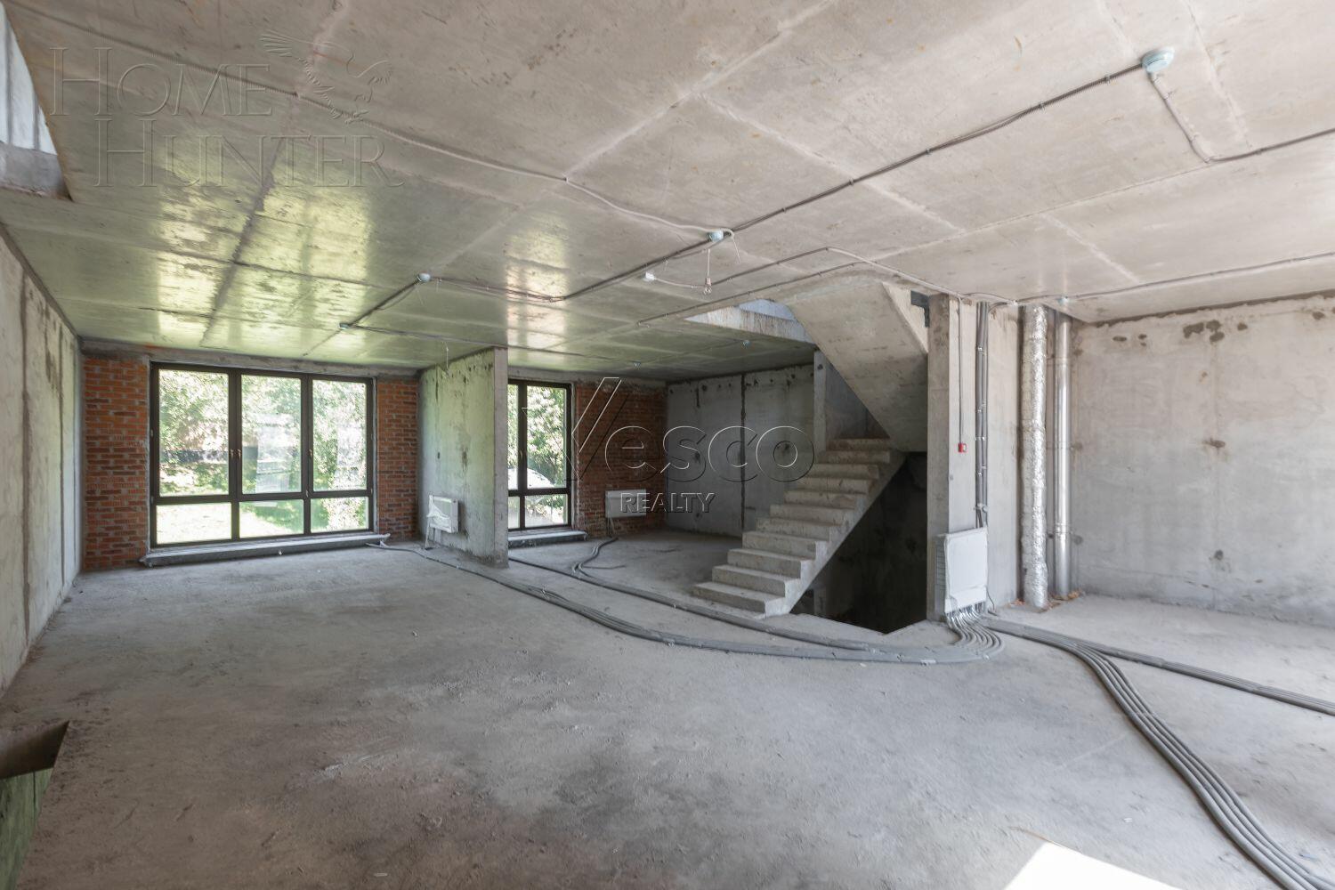 4-УРОВНЕВЫЙ ТАУНХАУС БЕЗ ОТДЕЛКИ 420 М² НА 1 ЭТАЖЕ