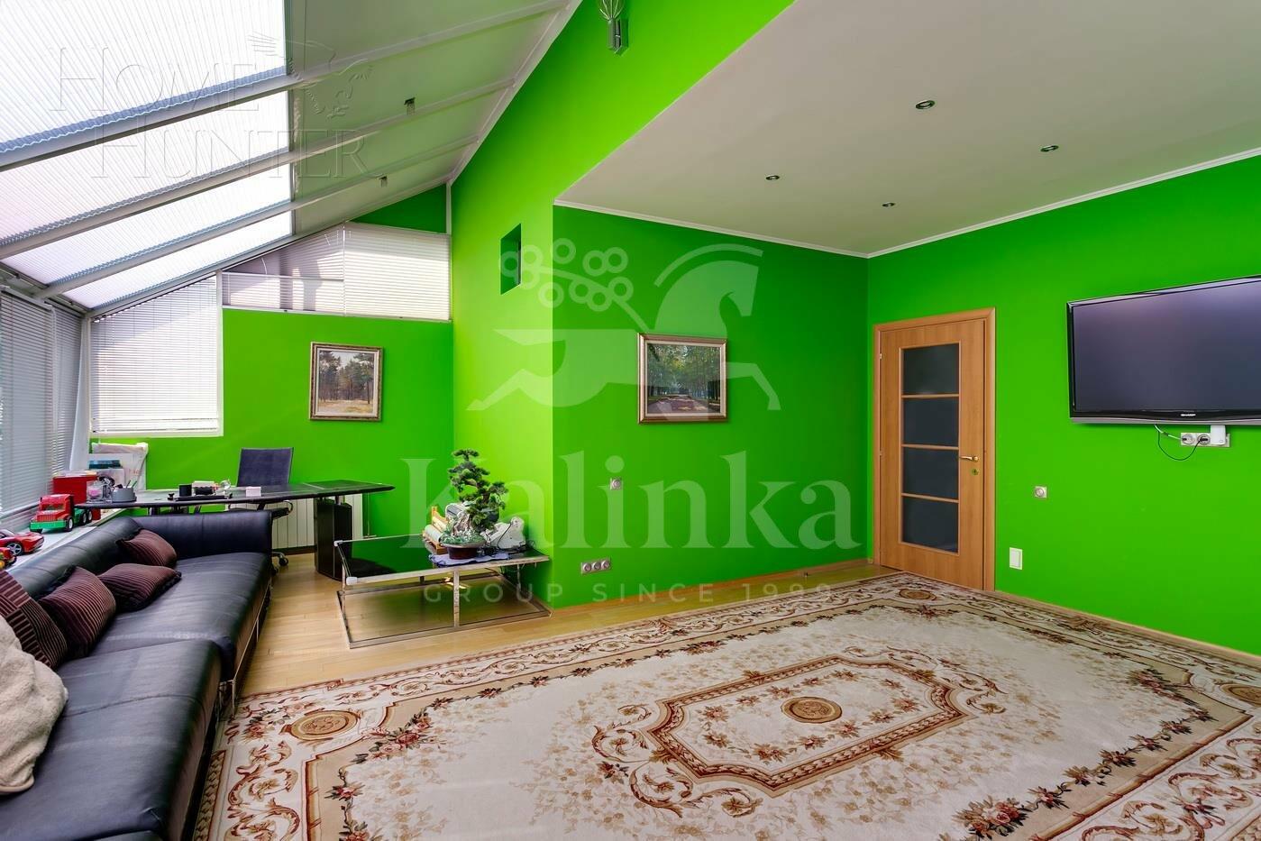 3-этажный таунхаус 360 м² с отделкой