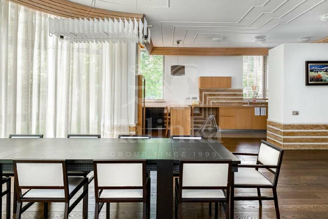 3-этажный коттедж 890.8 м² с отделкой