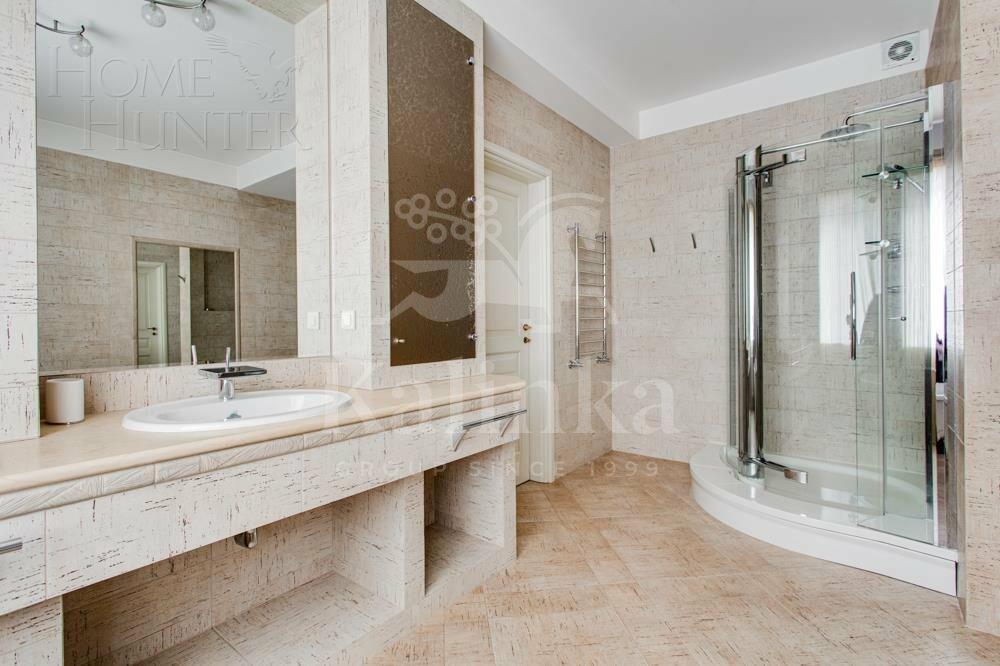 3-этажный коттедж 1 000 м² с отделкой