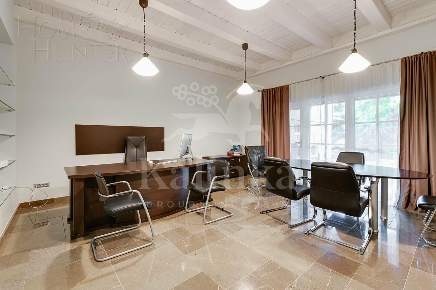 4-этажный таунхаус 678 м² с отделкой