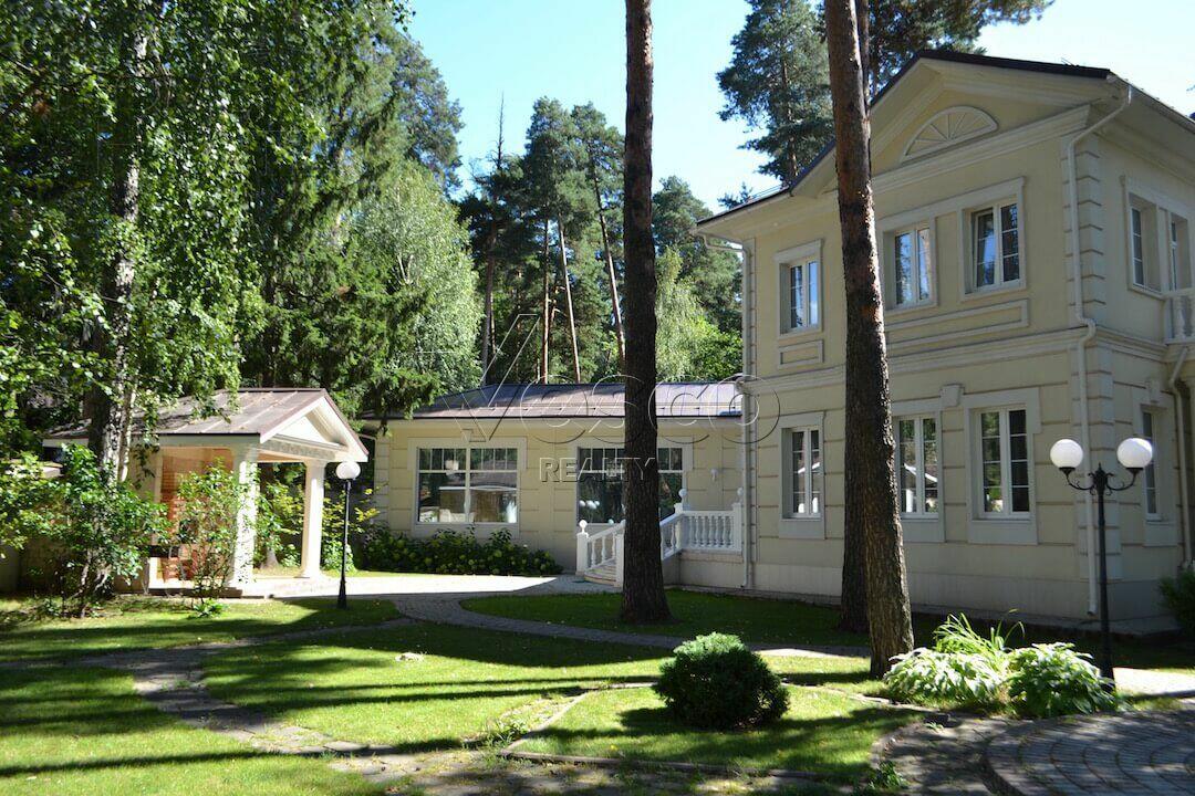 2-этажный коттедж 860 м² с отделкой