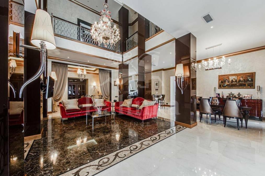 2-этажный коттедж 1 250 м² с отделкой