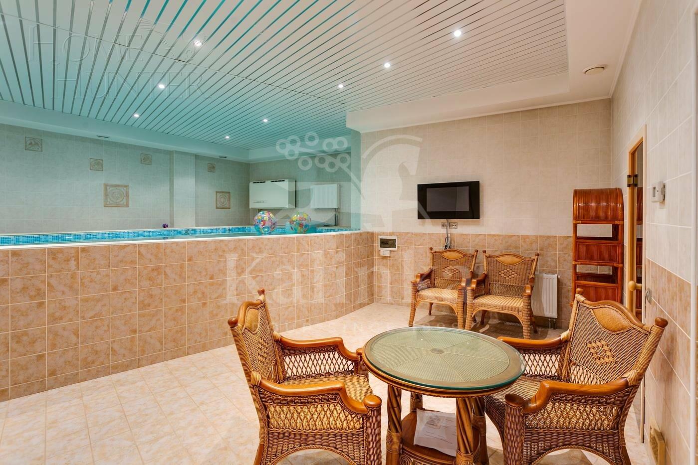 3-этажный таунхаус 360 м² с отделкой