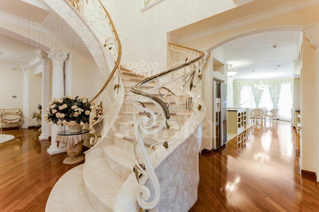 2-этажный коттедж 800 м² с отделкой