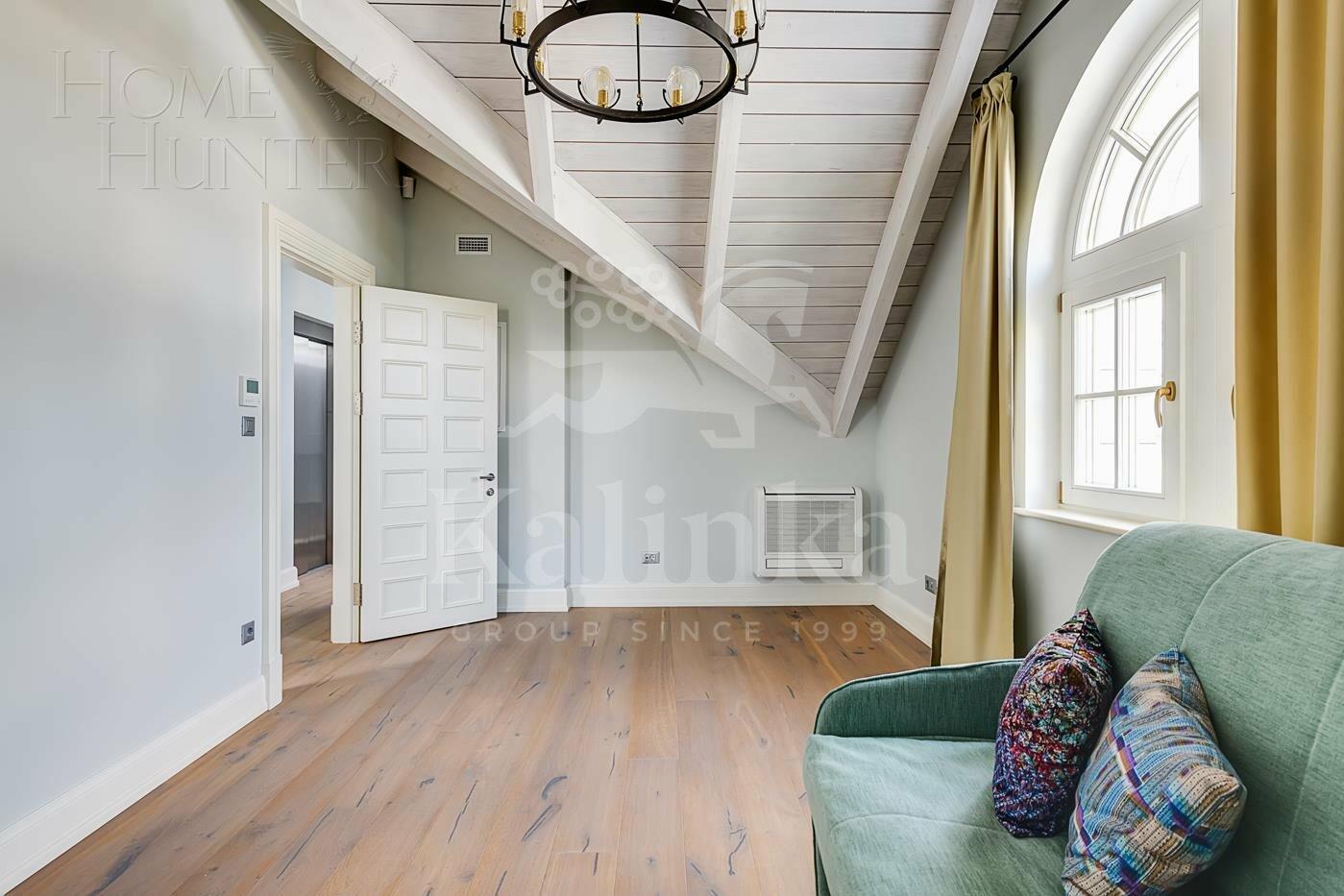 4-этажный таунхаус 678 м² с отделкой