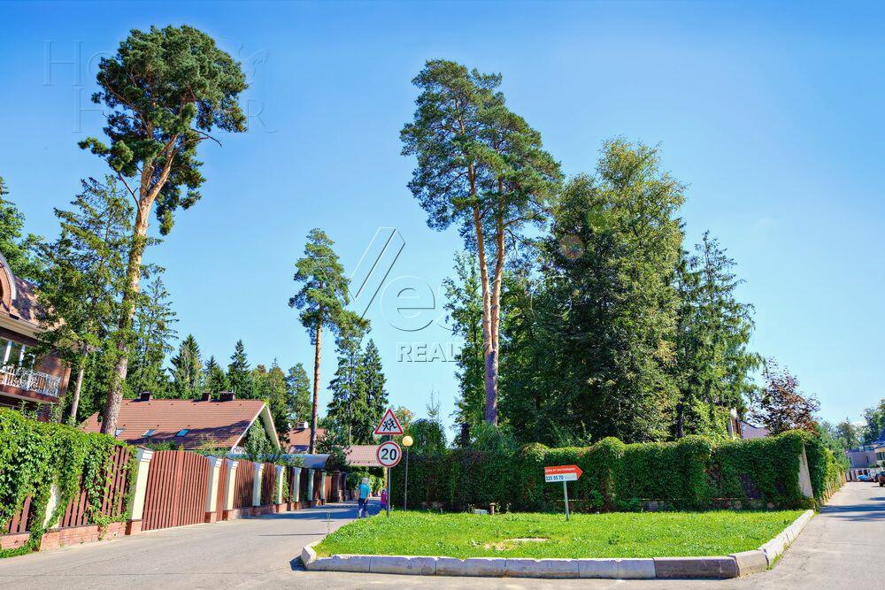 2-этажный коттедж 385 м² без отделки