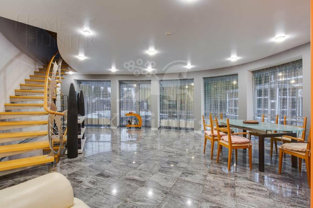 2-этажный коттедж 580 м² с отделкой