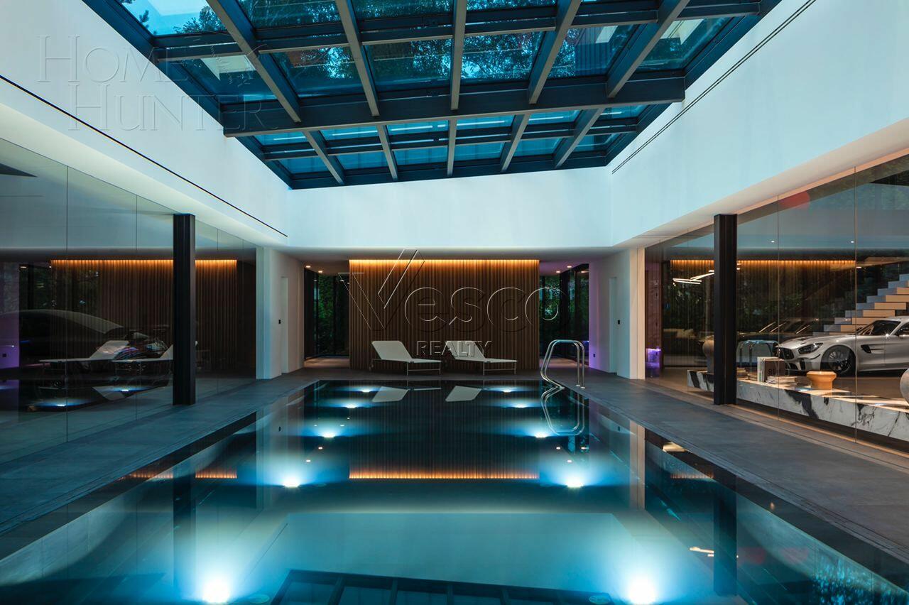 2-этажный коттедж 2 500 м² с отделкой