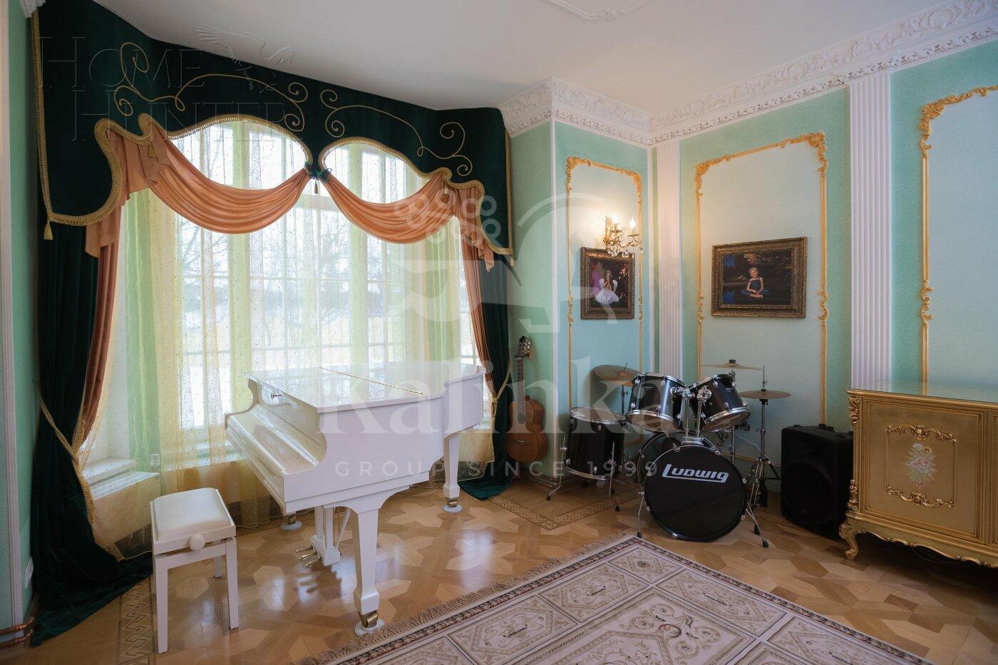 2-этажный коттедж 800 м² с отделкой