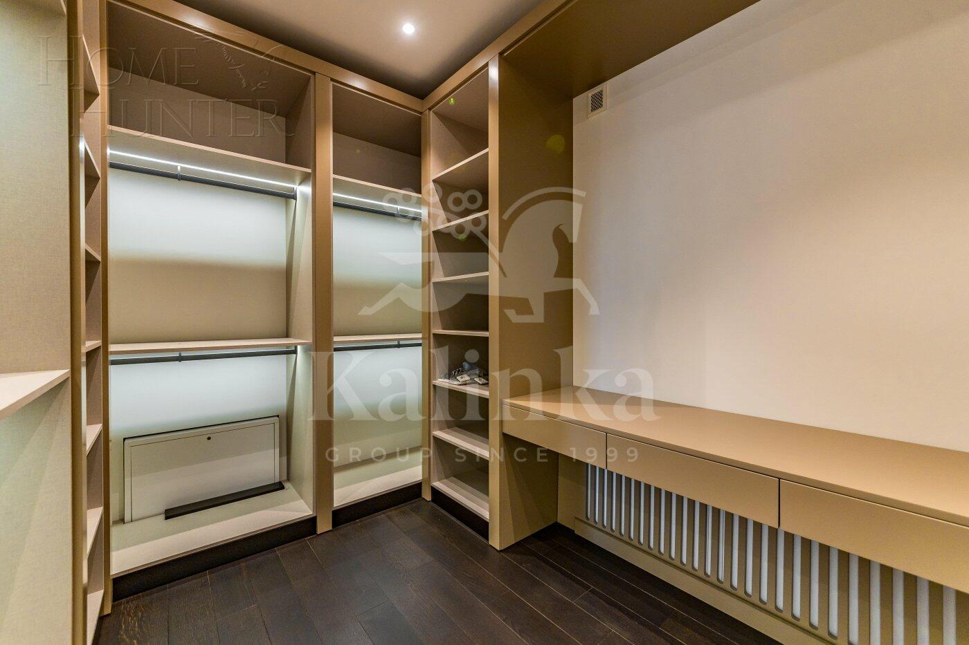 2-этажный коттедж 961 м² с отделкой