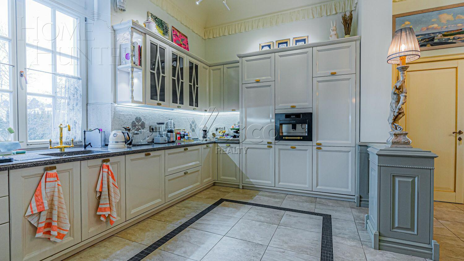 2-этажный коттедж 980 м² с отделкой