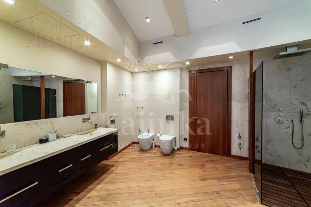 2-этажный коттедж 2 700 м² с отделкой