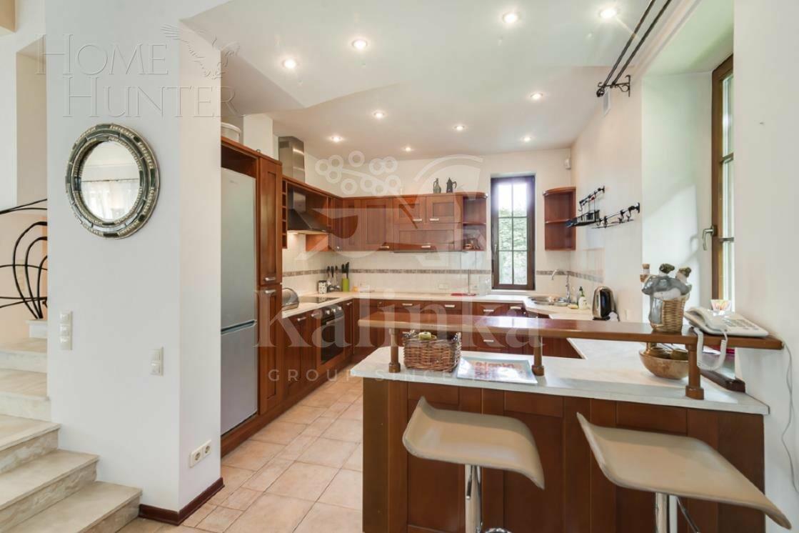 2-этажный коттедж 650 м² с отделкой