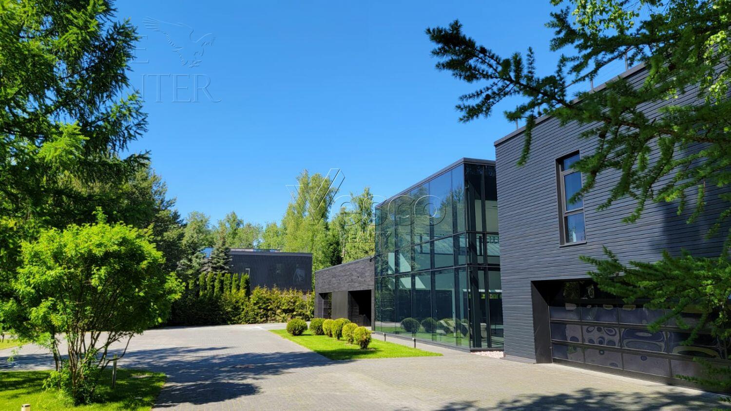 2-этажный коттедж 2 500 м² с отделкой