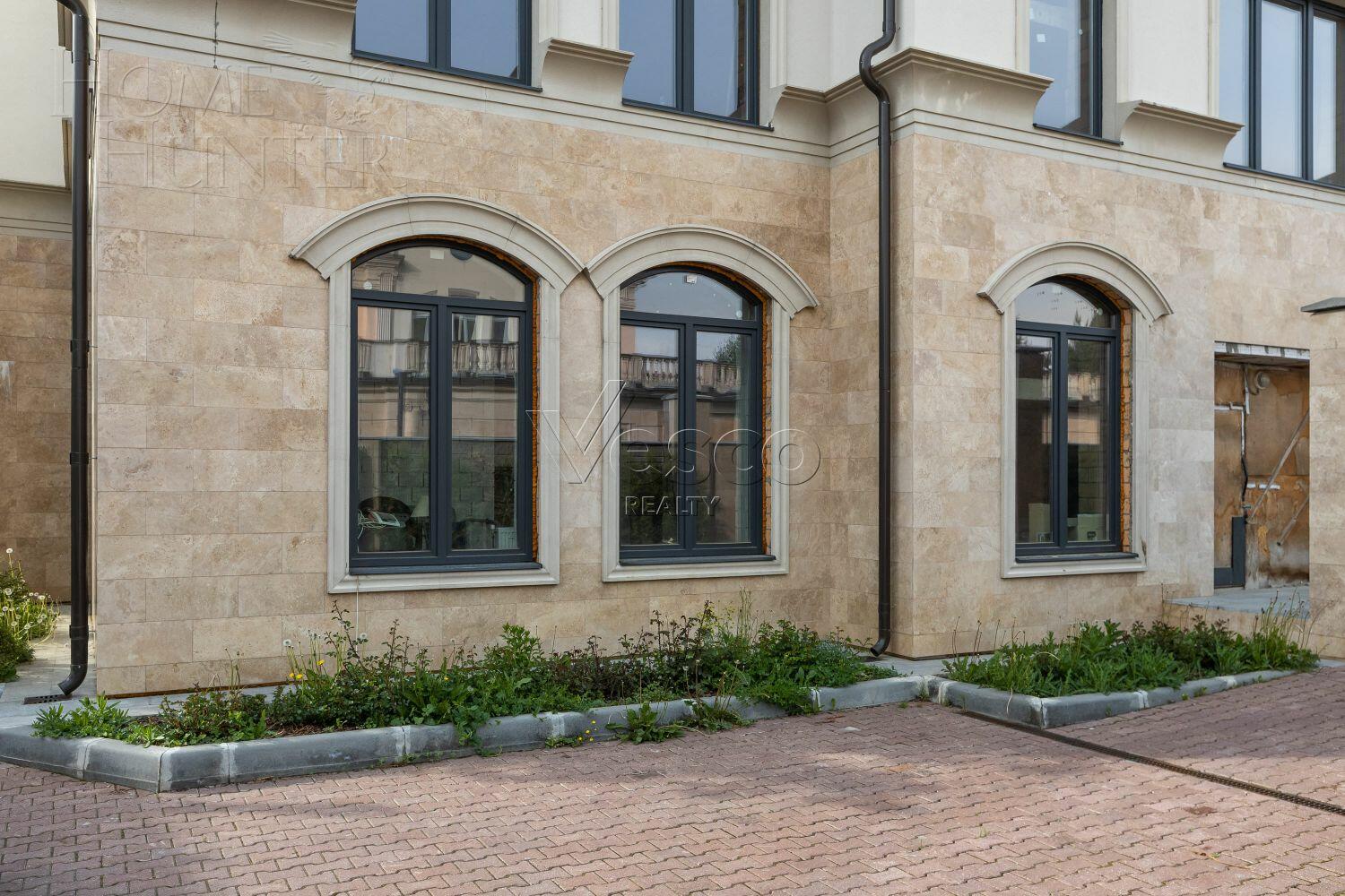 3-этажный коттедж 900 м² без отделки