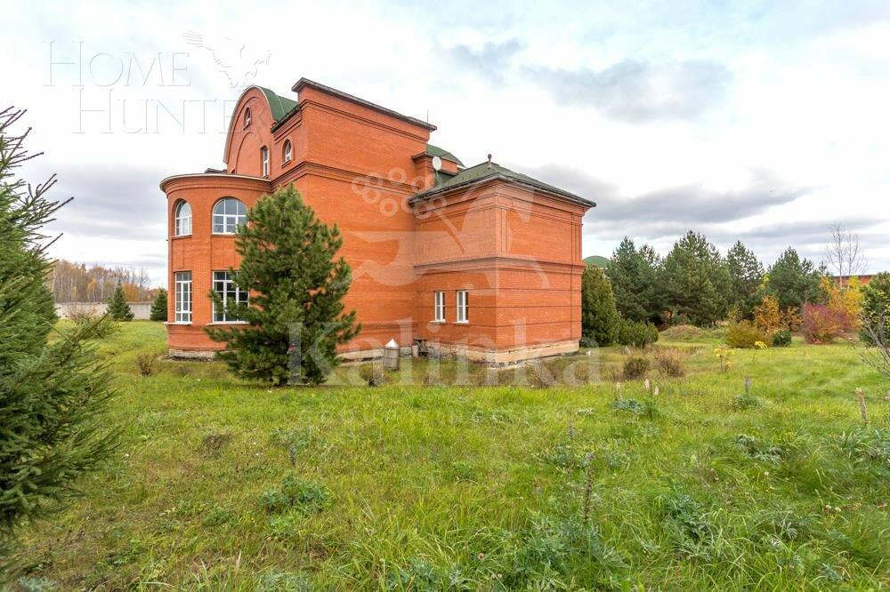 3-этажный коттедж 2 700 м² без отделки