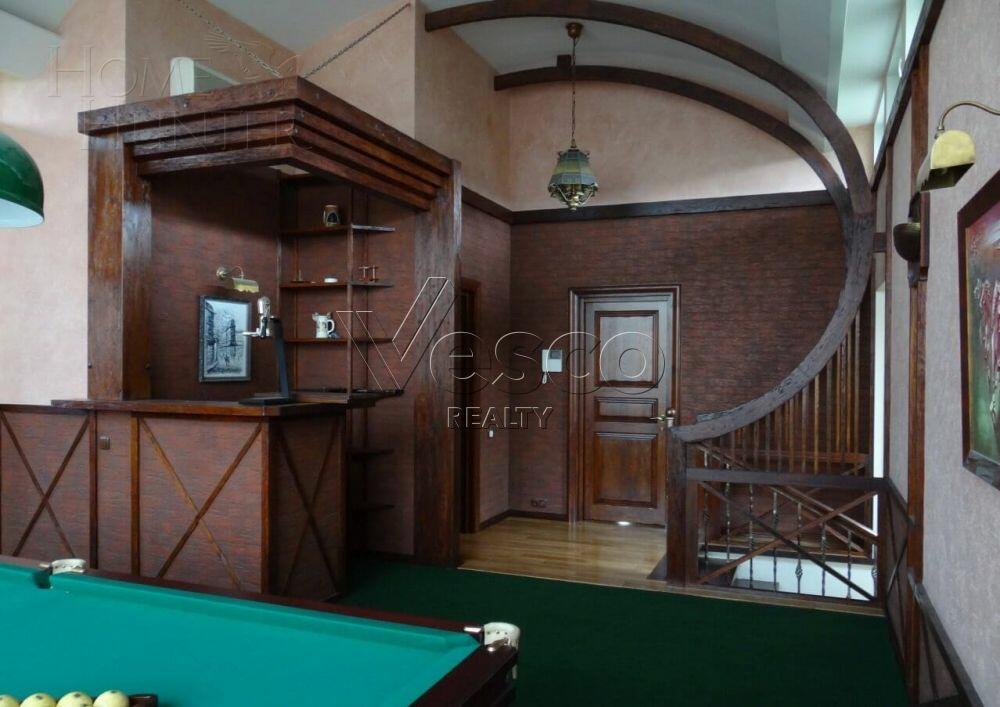 4-этажный коттедж 450 м² с отделкой