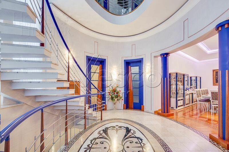 2-этажный коттедж 900 м² с отделкой