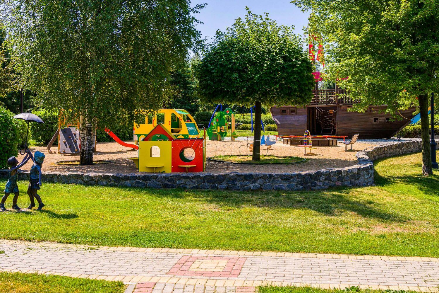 Участок 9 сот. в охраняемом поселке