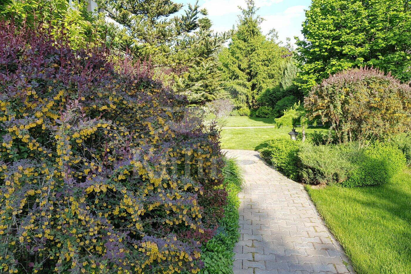 4-этажный коттедж 970 м² с отделкой