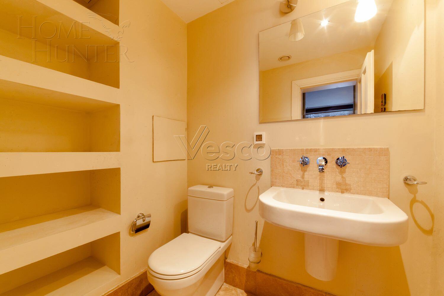 4-УРОВНЕВЫЙ ТАУНХАУС С ОТДЕЛКОЙ 610 М² НА 1 ЭТАЖЕ