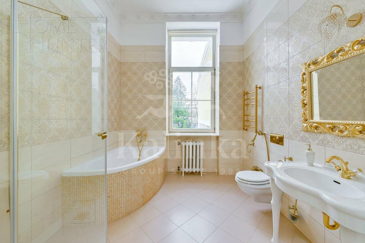 2-этажный коттедж 3 000 м² с отделкой