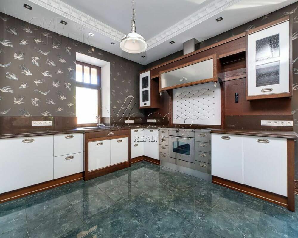 3-этажный коттедж 1 450 м² с отделкой
