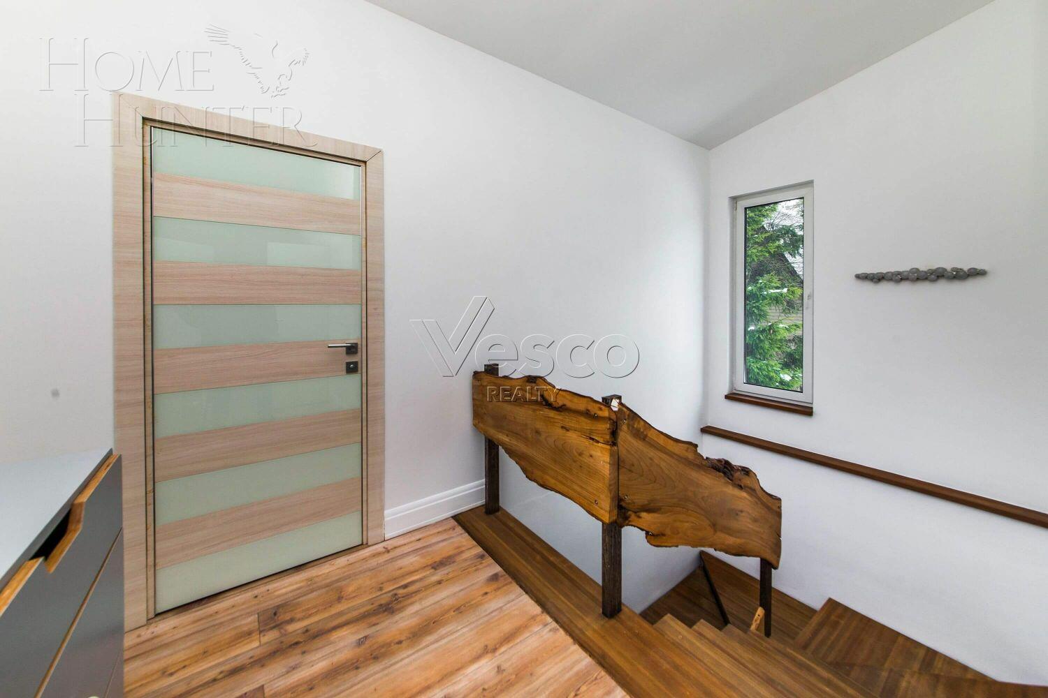 2-этажный коттедж 300 м² с отделкой