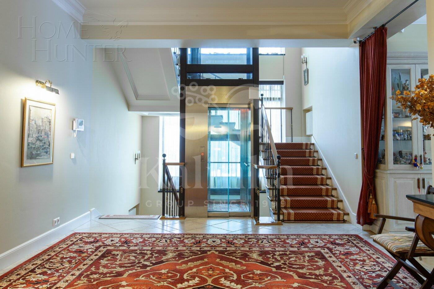 4-этажный коттедж 970 м² с отделкой