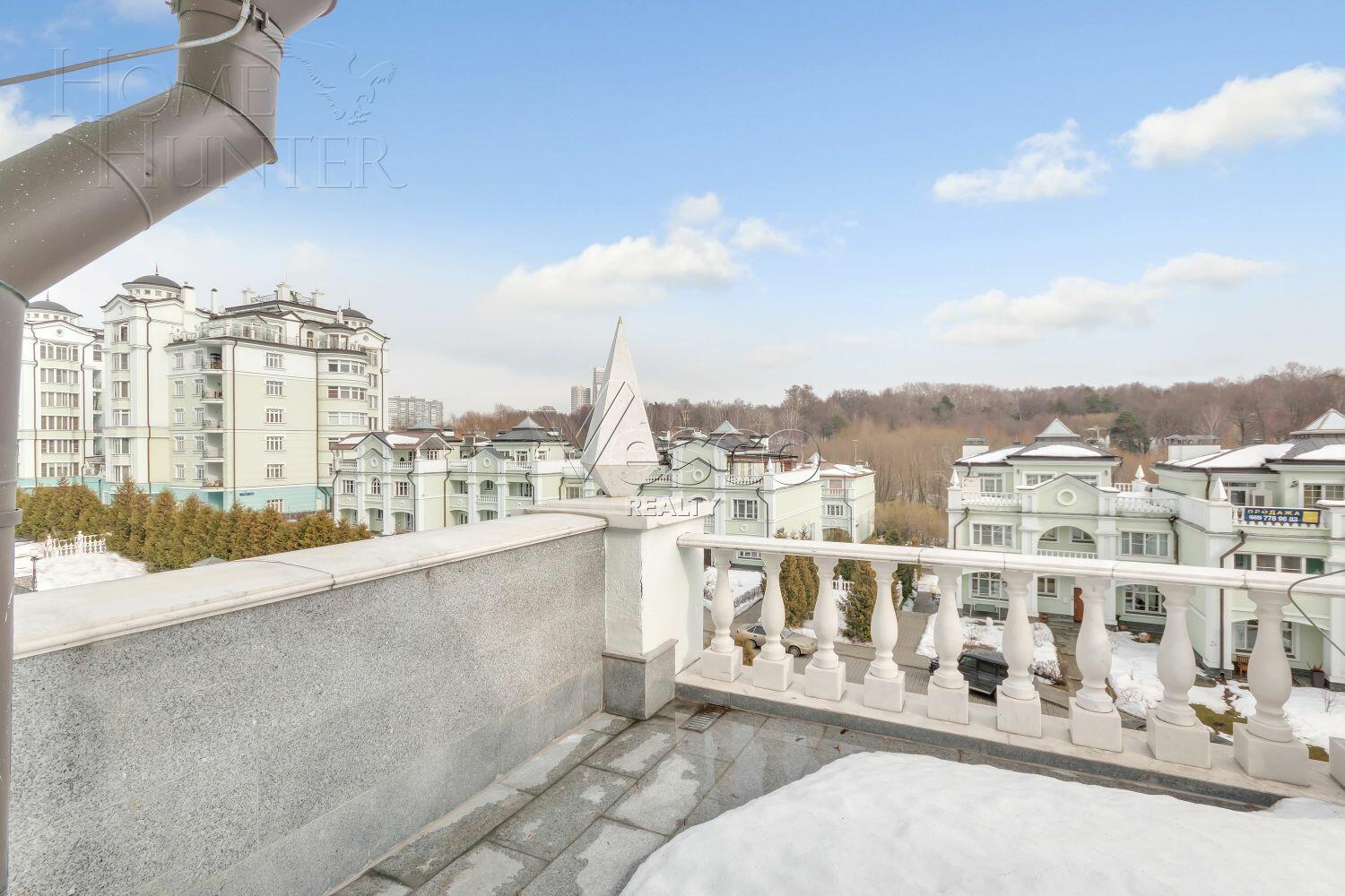 3-УРОВНЕВЫЙ ТАУНХАУС С ОТДЕЛКОЙ 500 М² НА 1 ЭТАЖЕ