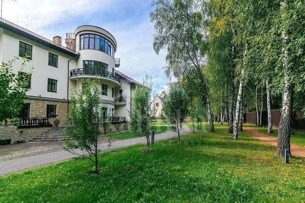 3-этажный коттедж 2 000 м² с отделкой