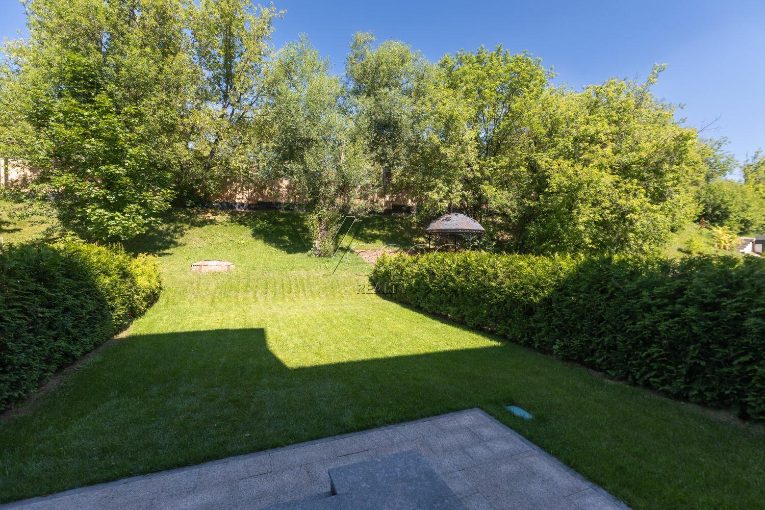 4-УРОВНЕВЫЙ ТАУНХАУС БЕЗ ОТДЕЛКИ 415 М² НА 1 ЭТАЖЕ