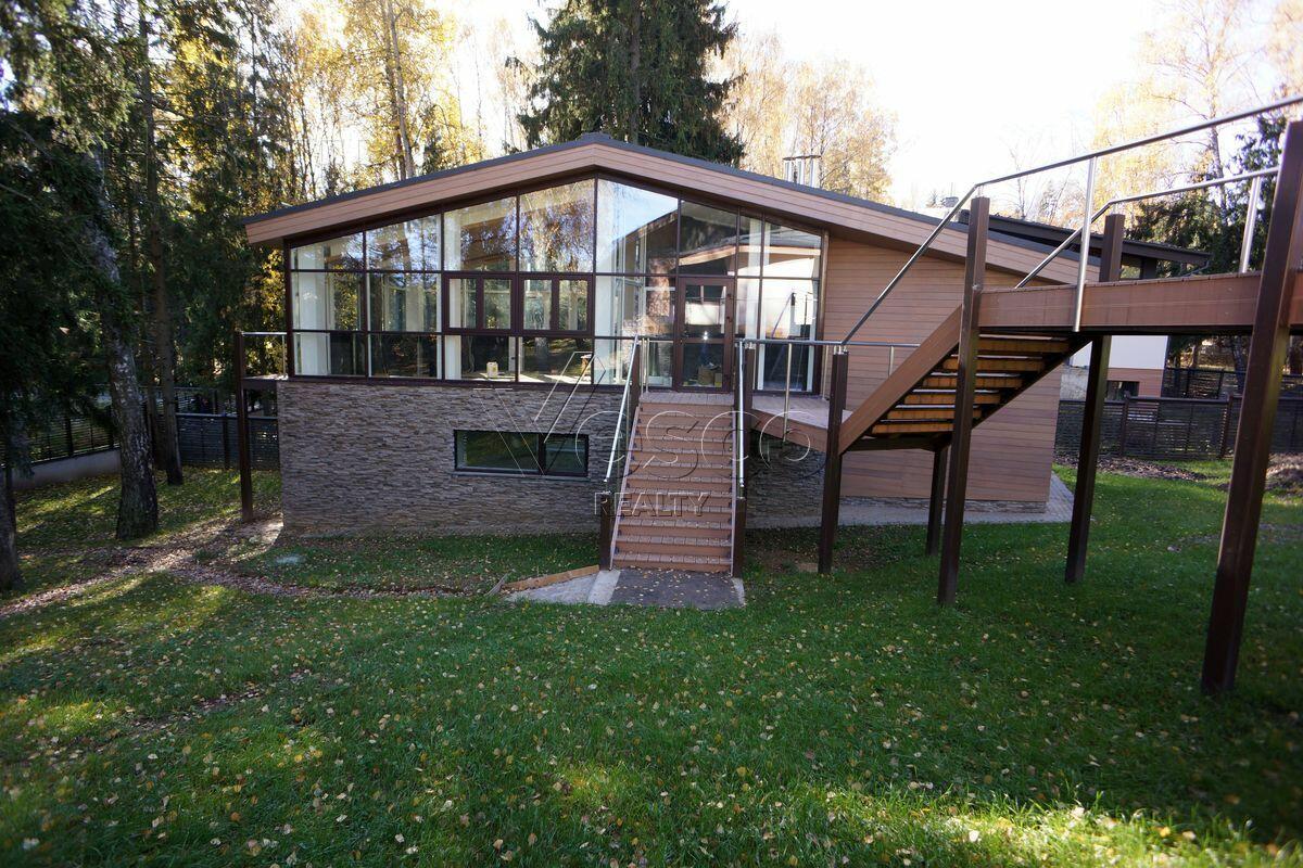 2-этажный коттедж 710 м² с отделкой