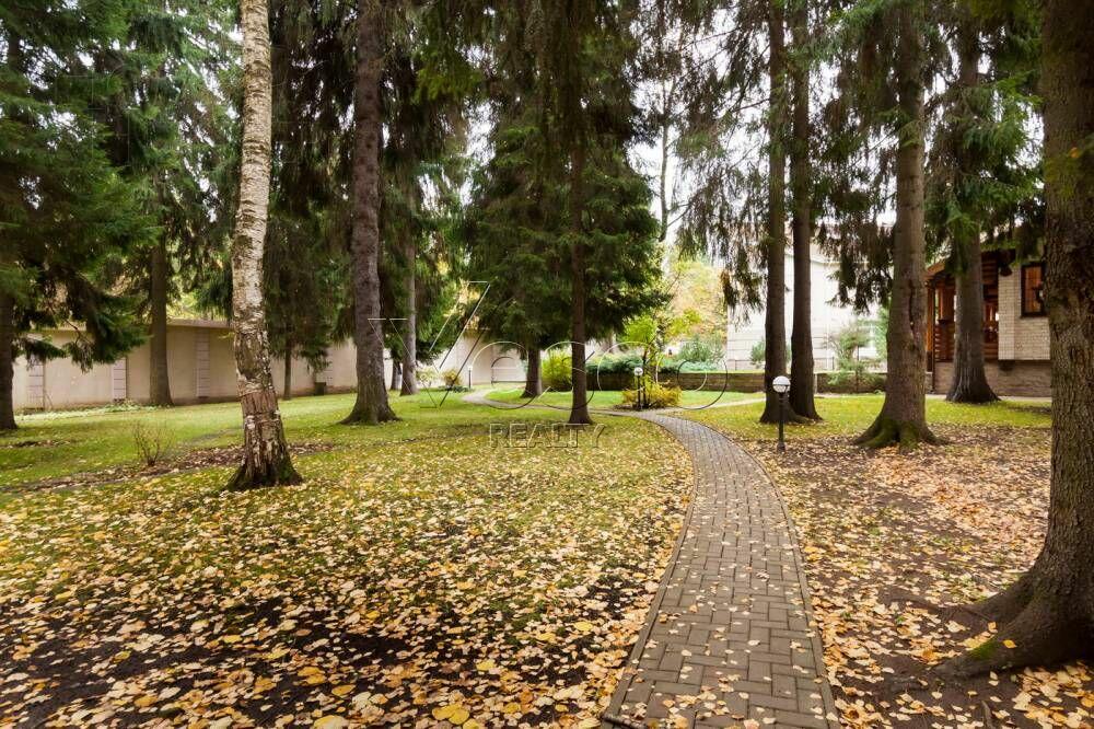 2-этажный коттедж 1 460 м² с отделкой