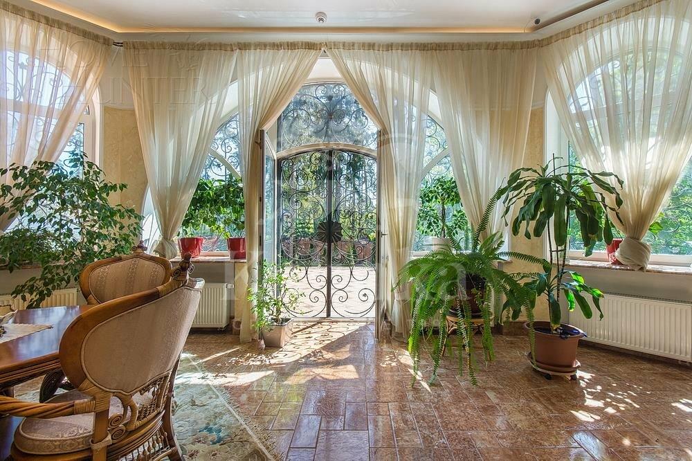 4-этажный коттедж 1 000 м² с отделкой